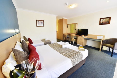 Diplomat Hotel Alice Springs - Holiday Adelaide 13