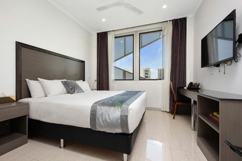 Darwin City Hotel - Holiday Adelaide 1