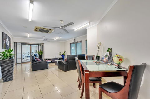 Argus Apartments Darwin - Holiday Adelaide 22