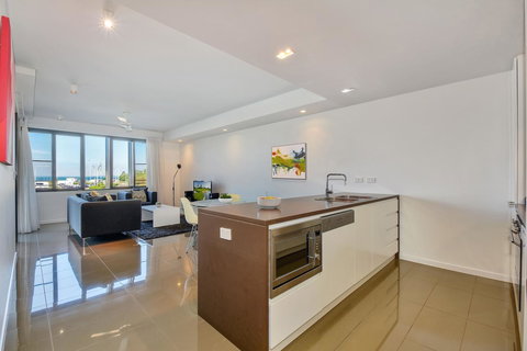 Astra Apartments Darwin - Holiday Adelaide 6