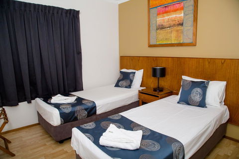 Cullen Bay Resorts - Holiday Adelaide 8