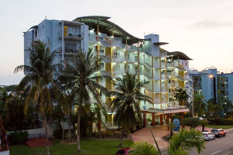 Cullen Bay Resorts - Holiday Adelaide 11