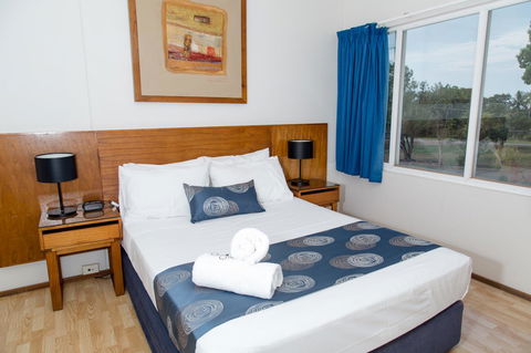 Cullen Bay Resorts - Holiday Adelaide 1