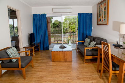 Cullen Bay Resorts - Holiday Adelaide 4