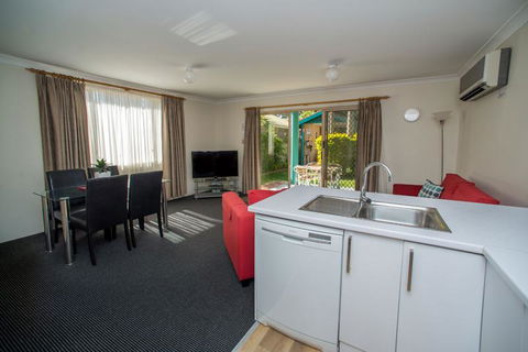 Beaches Serviced Apartments - Holiday Adelaide 19