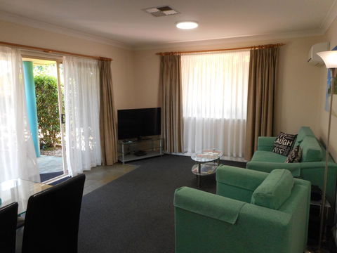 Beaches Serviced Apartments - Holiday Adelaide 27