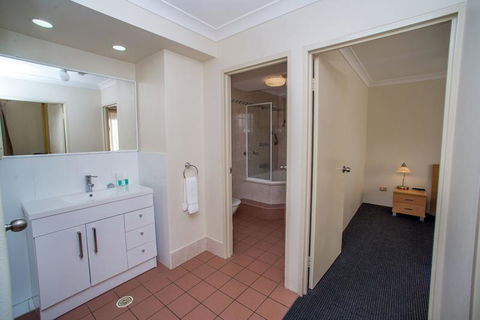 Beaches Serviced Apartments - Holiday Adelaide 18
