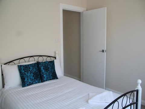Beaches Serviced Apartments - Holiday Adelaide 3