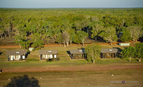 Wildman Wilderness Lodge - Holiday Adelaide 1