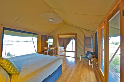 Wildman Wilderness Lodge - Holiday Adelaide 9