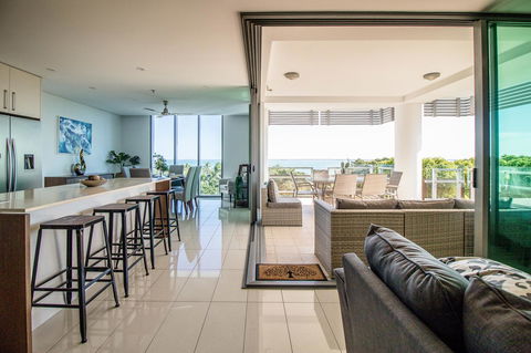 ZEN BY THE WATER - Esplanade Darwin Retreat - Holiday Adelaide 1