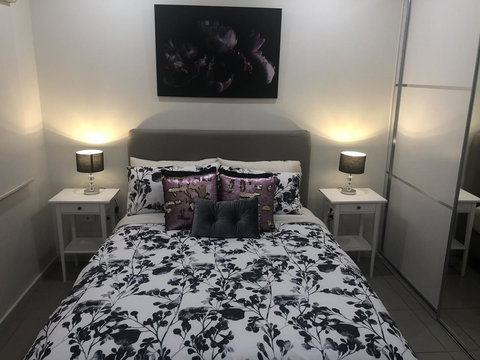 Darwin-Ocean Views, Tropical Getaway, Pool & Aircon - Holiday Adelaide 2