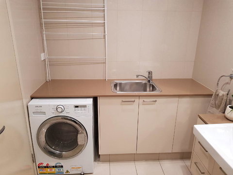 Darwin-Ocean Views, Tropical Getaway, Pool & Aircon - Holiday Adelaide 16