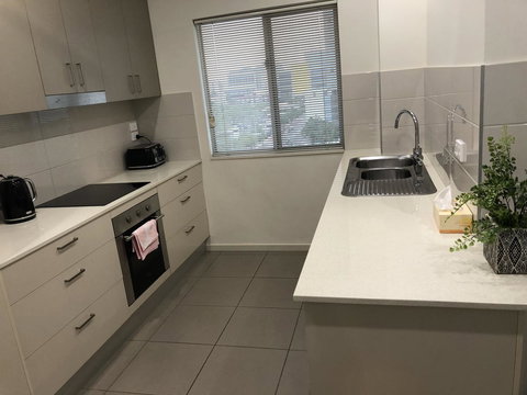 Darwin-Ocean Views, Tropical Getaway, Pool & Aircon - Holiday Adelaide 10