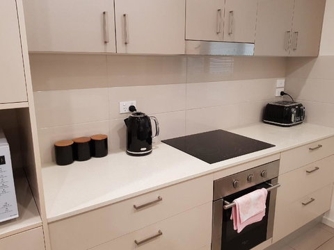 Darwin-Ocean Views, Tropical Getaway, Pool & Aircon - Holiday Adelaide 9