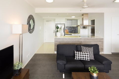 The Smith Hotel Darwin - Holiday Adelaide 1