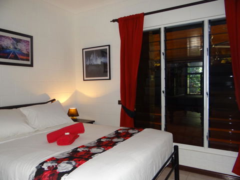 DARWIN'S SHADY ACRES RETREAT - Holiday Adelaide 36