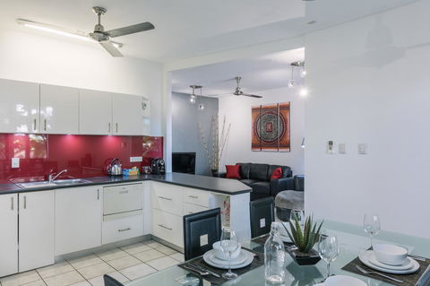 CitySide Apartment - 2 Bedroom With Private Courtyard - Holiday Adelaide 0