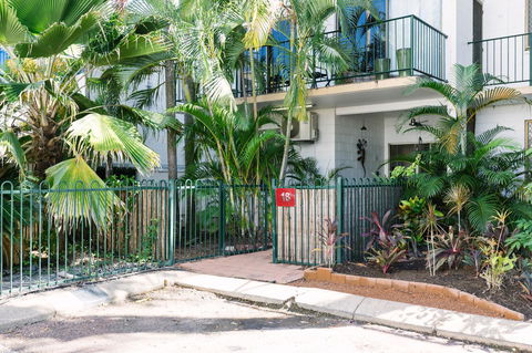 CitySide Apartment - 2 Bedroom With Private Courtyard - Holiday Adelaide 6