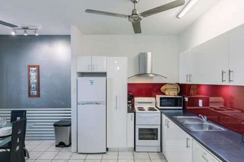 CitySide Apartment - 2 Bedroom With Private Courtyard - Holiday Adelaide 3