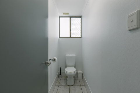 CitySide Apartment - 2 Bedroom With Private Courtyard - Holiday Adelaide 20