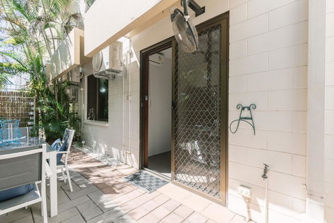 CitySide Apartment - 2 Bedroom With Private Courtyard - Holiday Adelaide 10