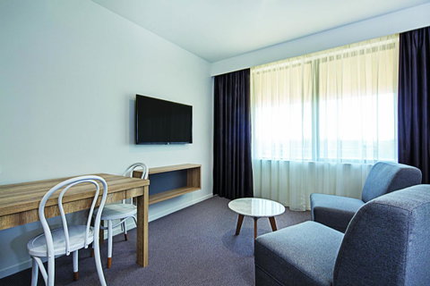 Mantra MacArthur Hotel - Holiday Adelaide 14