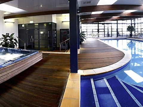 Novotel Canberra - Holiday Adelaide 13