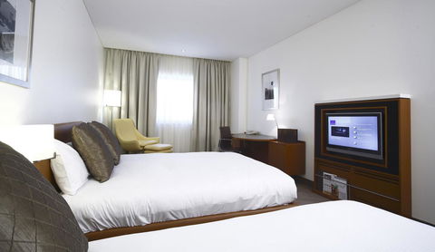 Novotel Canberra - Holiday Adelaide 20