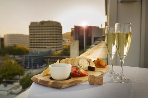 Novotel Canberra - Holiday Adelaide 38