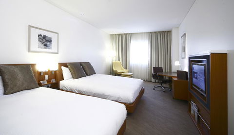Novotel Canberra - Holiday Adelaide 19