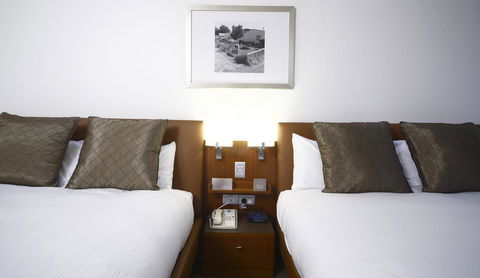 Novotel Canberra - Holiday Adelaide 18