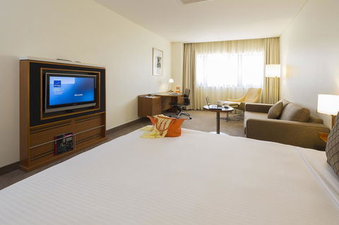 Novotel Canberra - Holiday Adelaide 23