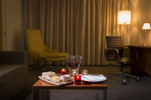 Novotel Canberra - Holiday Adelaide 42