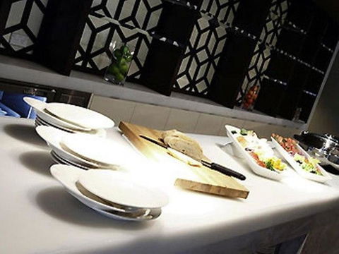 Novotel Canberra - Holiday Adelaide 30