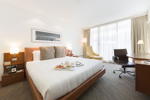 Novotel Canberra - Holiday Adelaide 7