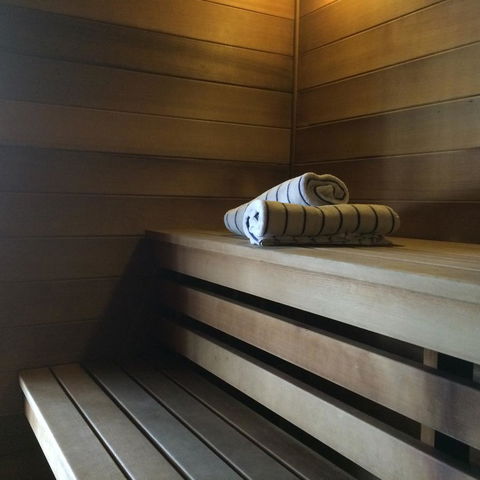 Novotel Canberra - Holiday Adelaide 9