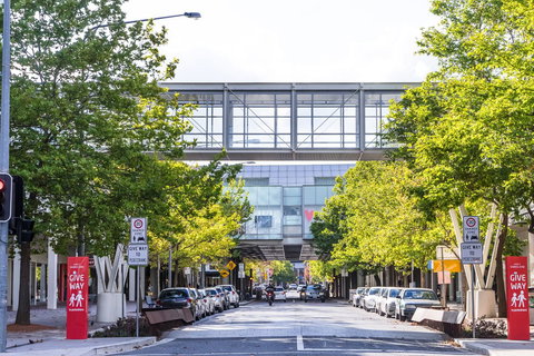 Highgate Executive Apartment City Walk Canberra - Holiday Adelaide 36