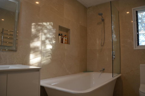 Garden Room - Holiday Adelaide 11