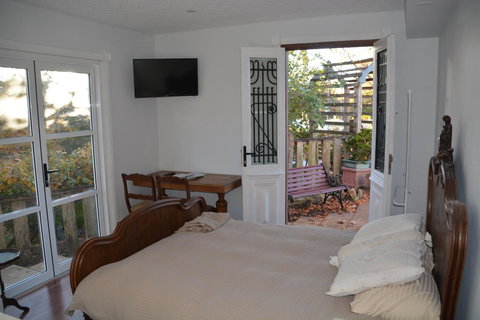 Garden Room - Holiday Adelaide 4