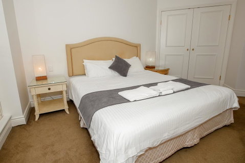 Bond 1603 - Holiday Adelaide 3