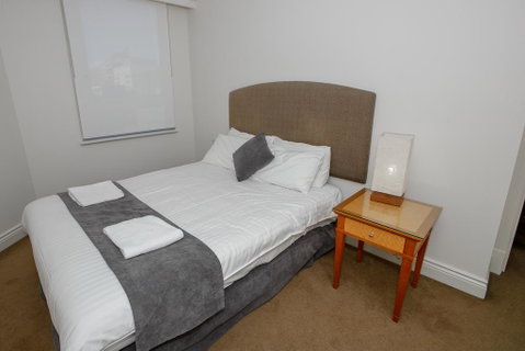 Bond 1603 - Holiday Adelaide 0