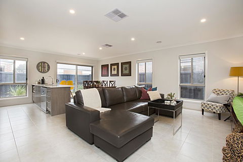 BOUTIQUE STAYS - Carinya - Holiday Adelaide 0