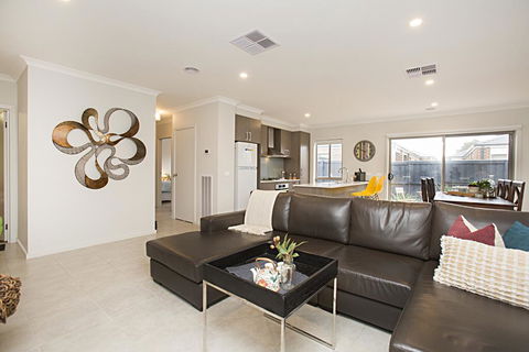 BOUTIQUE STAYS - Carinya - Holiday Adelaide 1