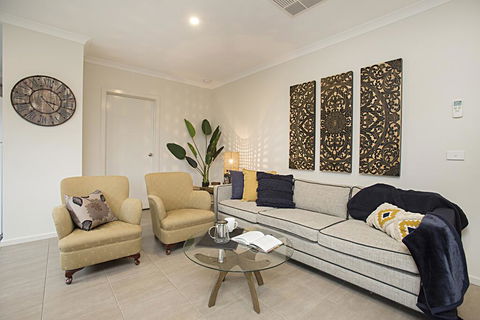 BOUTIQUE STAYS - Gumflower - Holiday Adelaide 3