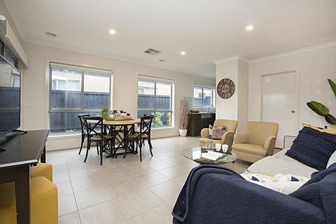 BOUTIQUE STAYS - Gumflower - Holiday Adelaide 0