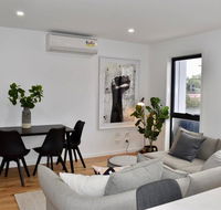 Brand New 2 Bed Apartment with Stunning City Views - Holiday Adelaide