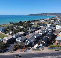 Brand new Peninsula Escape 100m to water - Holiday Adelaide