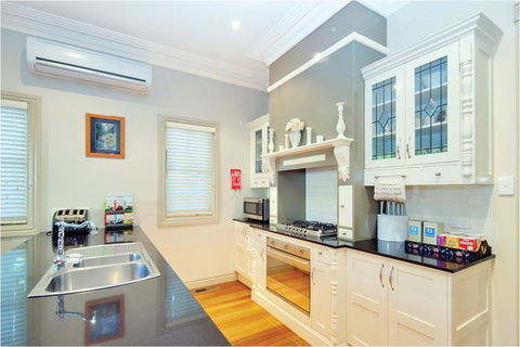 Brantwood Cottage Luxury Accommodation - Holiday Adelaide 1