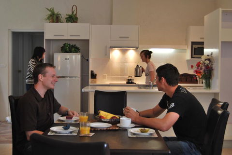 Brayfield Cottage - Holiday Adelaide 1